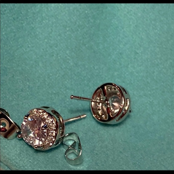 White sapphire 💯 Authentic - Picture 4 of 7